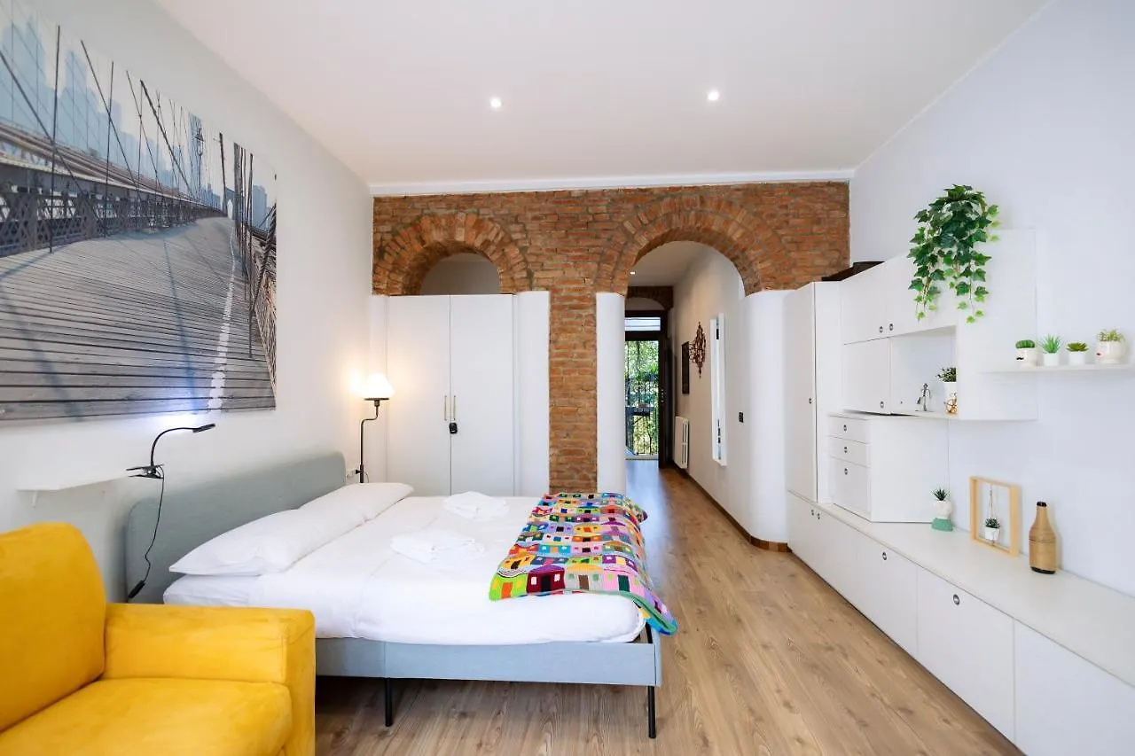 The Red Bricks Home - San Babila Area location